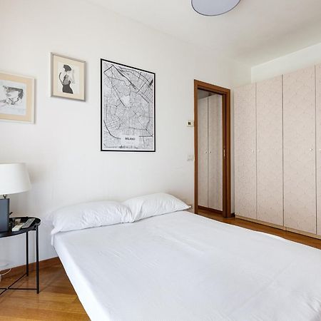 Cosy Studio With Balcony & Private Garage Milan Luaran gambar