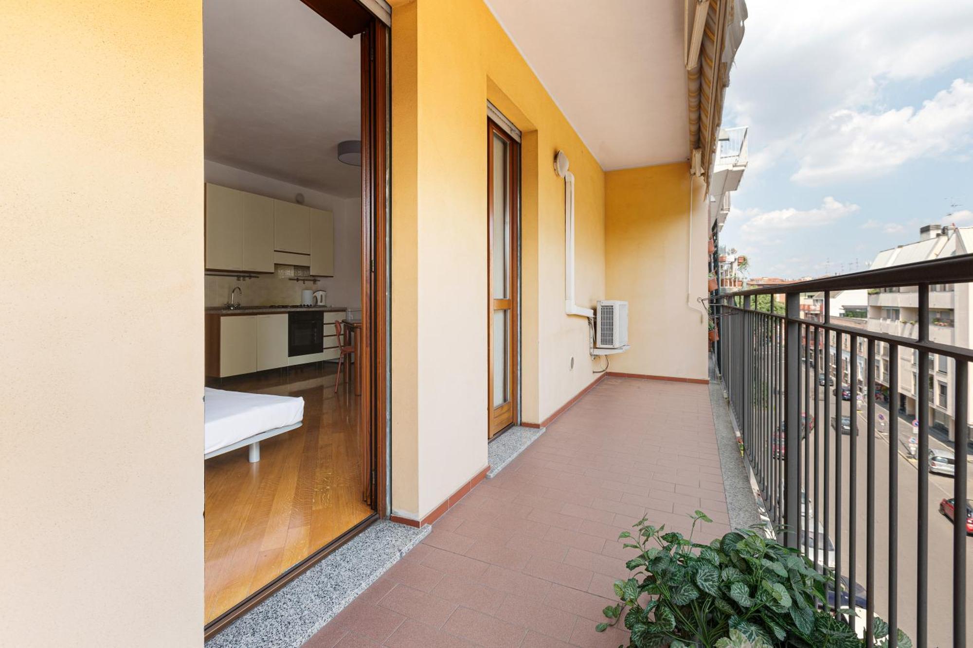 Cosy Studio With Balcony & Private Garage Milan Luaran gambar