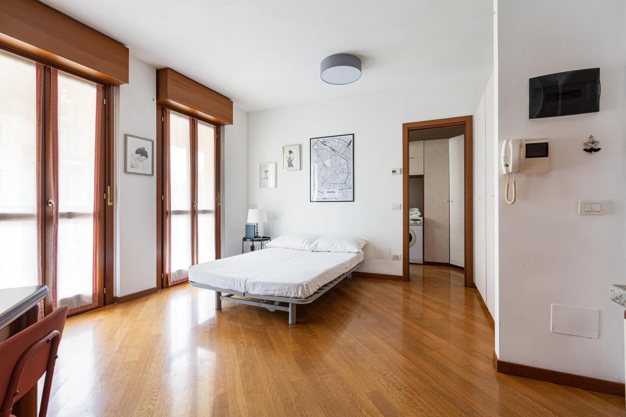 Cosy Studio With Balcony & Private Garage Milan Luaran gambar