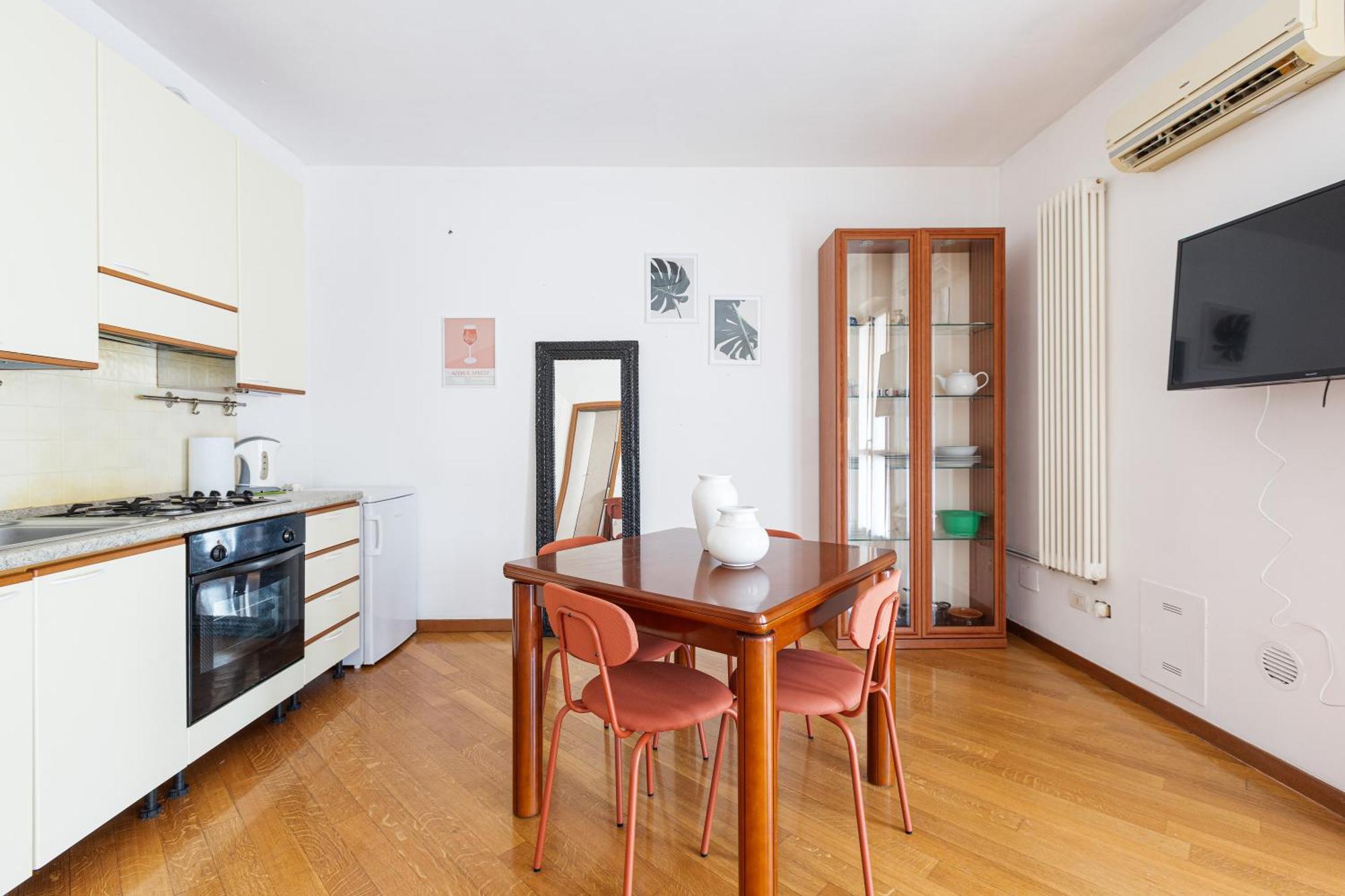 Cosy Studio With Balcony & Private Garage Milan Luaran gambar