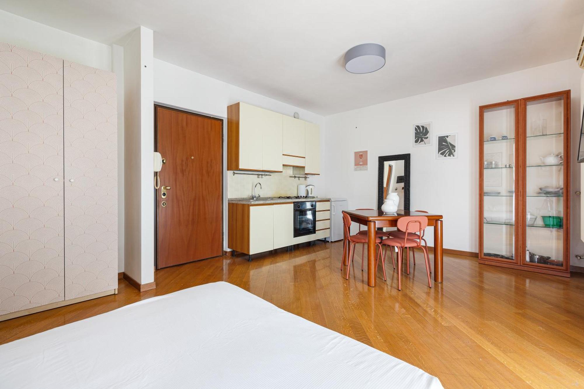 Cosy Studio With Balcony & Private Garage Milan Luaran gambar