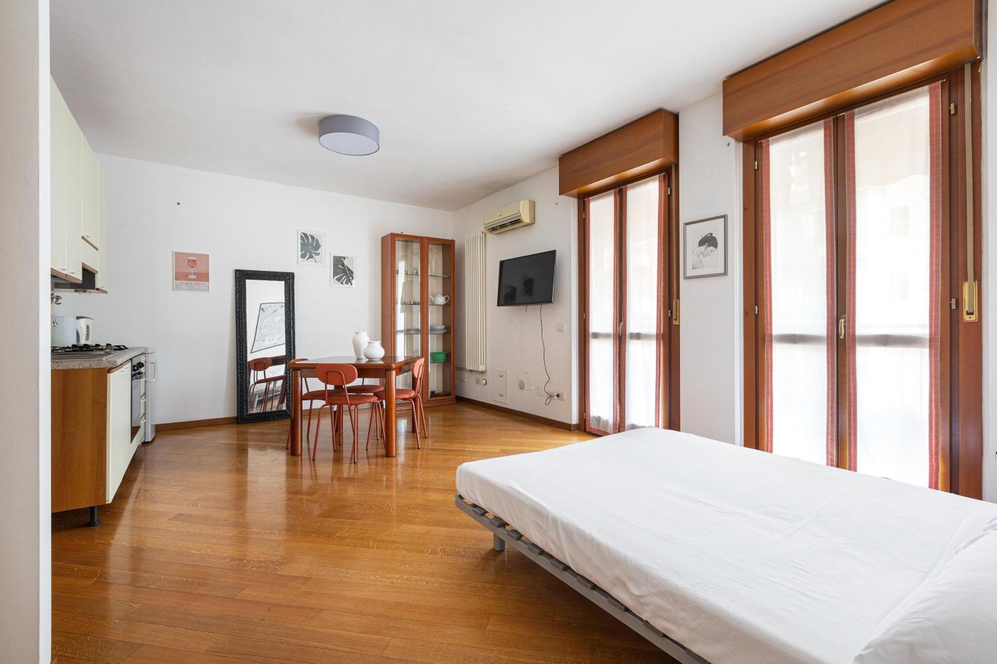 Cosy Studio With Balcony & Private Garage Milan Luaran gambar